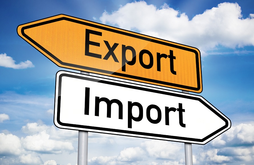 Импорт vs экспорт: Какие таможенные аспекты различаются и как это влияет на логистику