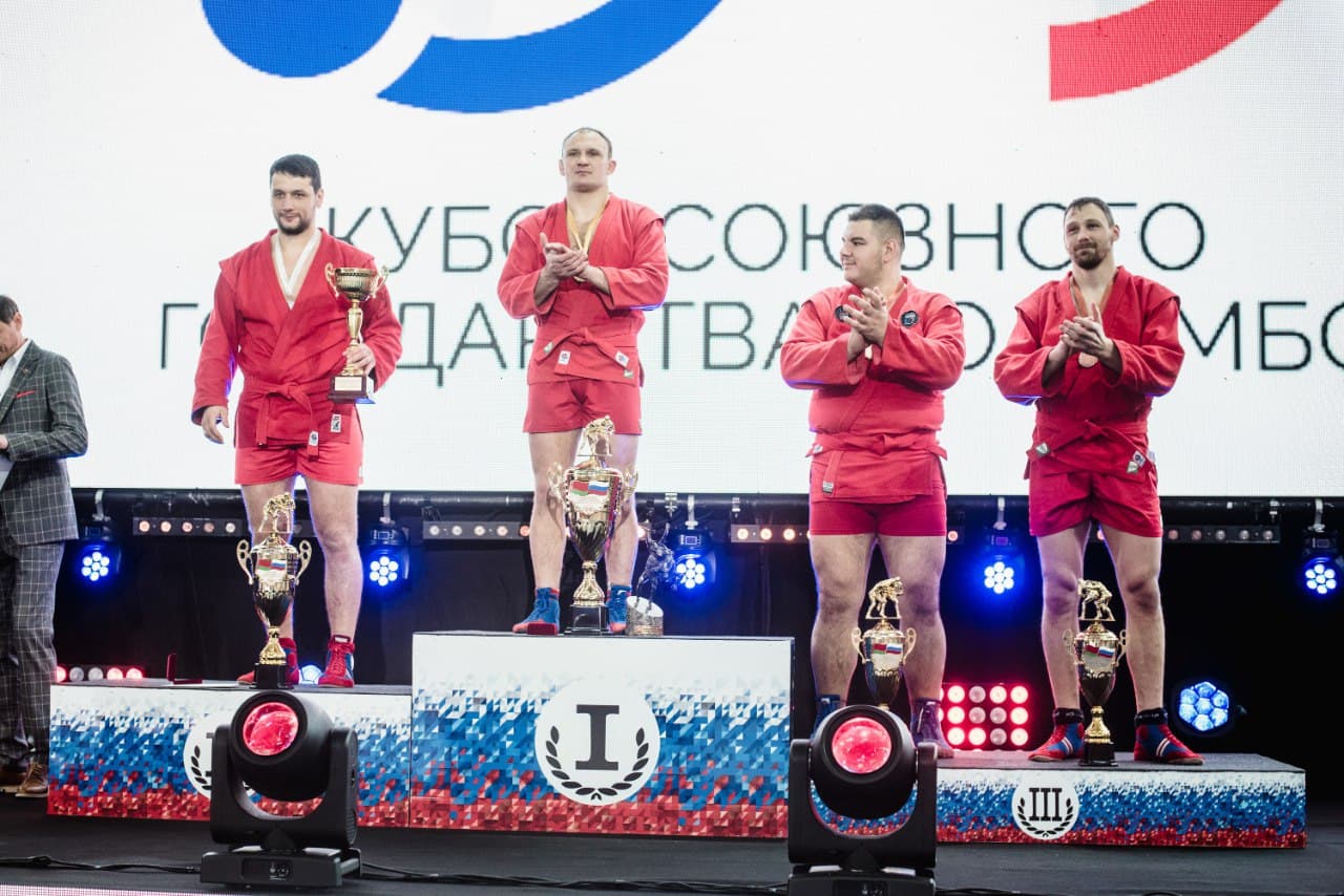 Директор компании «Ингопро» вручил специальные призы финалистам Кубка союзного государства Беларуси и России по Самбо